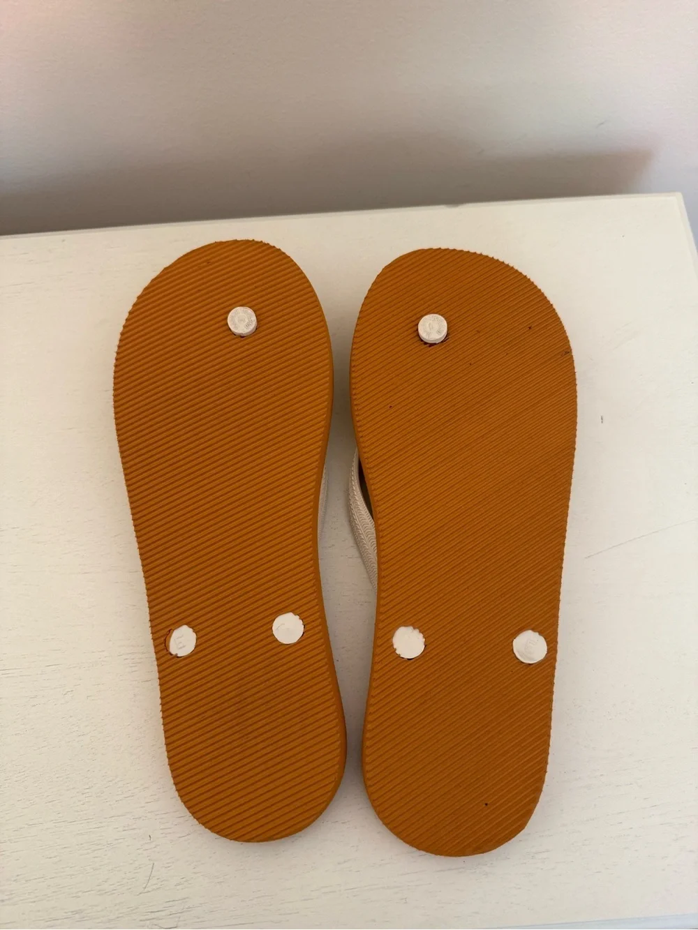 Feelgoodz Orange and White Pattern Flip Flops // Mens 9.5-11